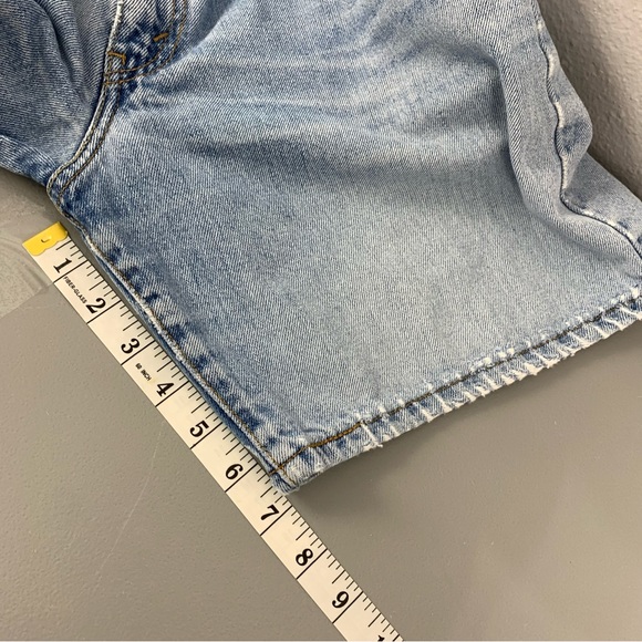 Vintage Levis Strauss Mom Shorts Size 8 Heavy Cotton ( waist 30” ). Flaw - Picture 9 of 13